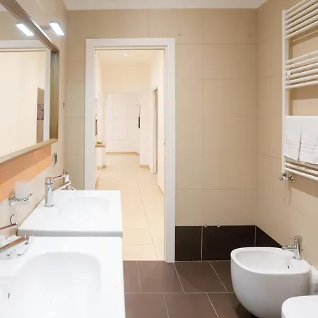 Internotre Luxury Lägenhet *