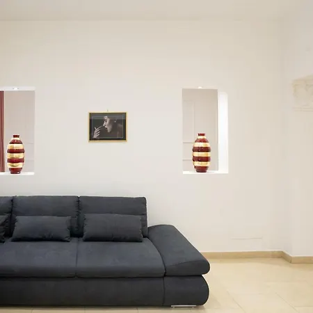 Internotre Luxury Lägenhet *
